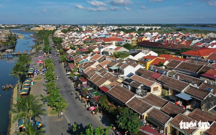 Ngắm 'phiên bản phố cổ' đẹp nhất ở Hội An sau 25 năm nhận danh hiệu di sản UNESCO - Ảnh 1. Ngắm 'phiên bản phố cổ' đẹp nhất ở Hội An sau 25 năm nhận danh hiệu di sản UNESCO - Ảnh 1.