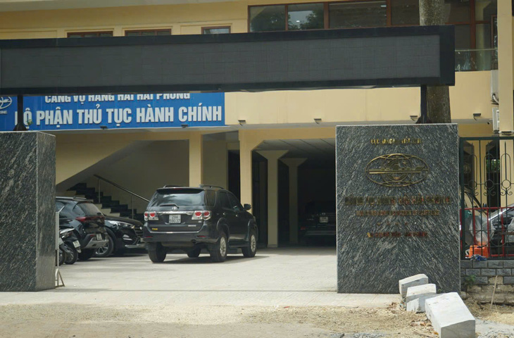 Trưởng phòng thủ tục tàu thuyền Phạm Hồng Cường bị khởi tố - Ảnh 1.