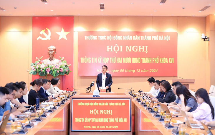 Hà Nội sắp thông qua nghị quyết cấm xe máy, ô tô vào vùng phát thải thấp theo khung giờ? - Ảnh 1.