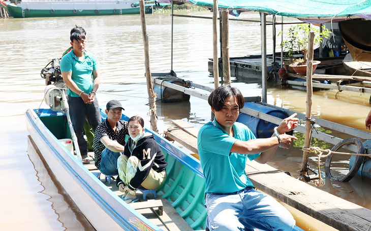 Phá sòng đánh bạc xóc đĩa online triệu đô ở Huế - Ảnh 1.