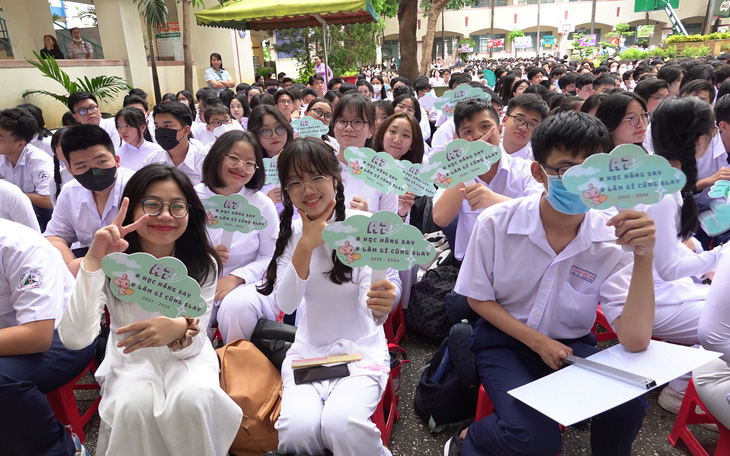 TP.HCM: đề xuất tăng ngày nghỉ tết nguyên đán cho học sinh thêm 2 ngày - Ảnh 2.