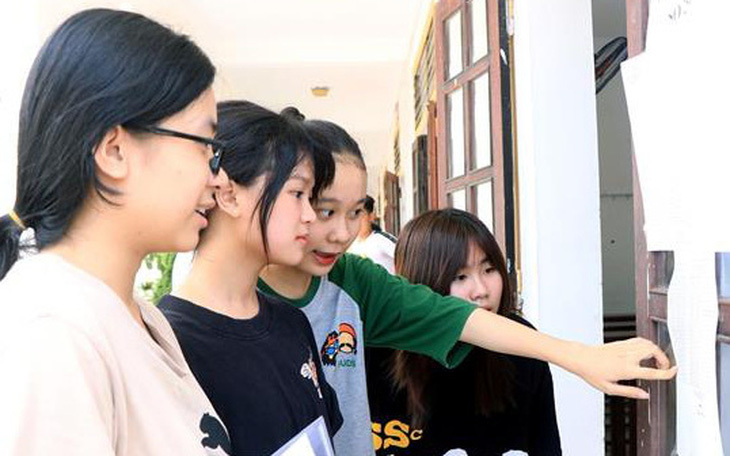 Không chấp nhận chứng chỉ IELTS, buộc sinh viên học tiếng Anh tại trường thu học phí cao? - Ảnh 4.