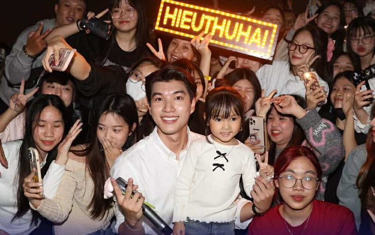 50.000 khán giả Hà Nội hoá 'ngáo ngơ' với Anh trai say hi - Ảnh 8.