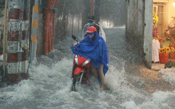 Chuyên gia cảnh báo về đợt rét đậm, rét hại và mưa lớn ở miền Trung - Ảnh 2.