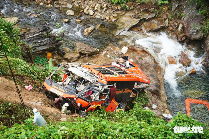 Hiện trường vụ tai nạn trên cao tốc La Sơn - Túy Loan - Ảnh: ĐOÀN CƯỜNG