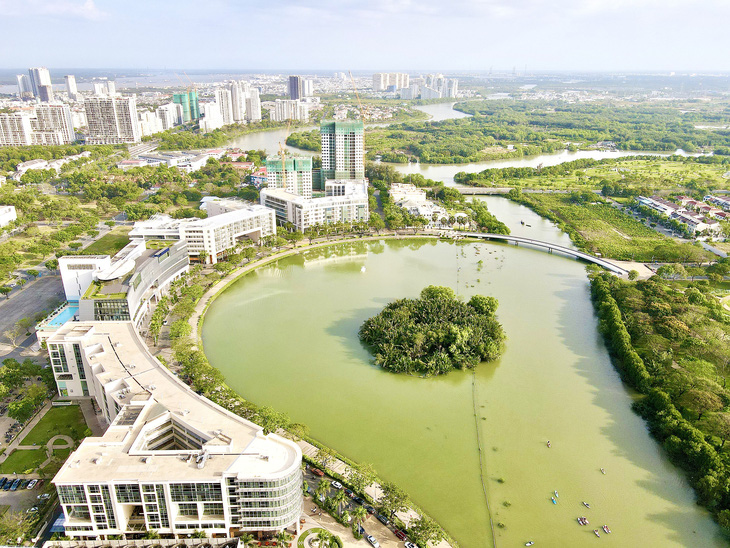 Công viên cây xanh khu vực Hồ bán nguyệt, thuộc khu đô thị mới Phú Mỹ Hưng, TP.HCM - Ảnh: T.T.D.