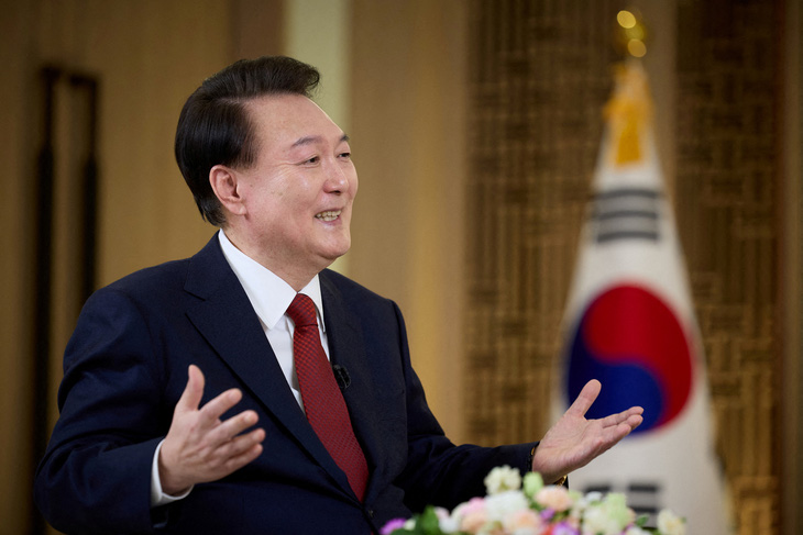 Tổng thống Hàn Quốc Yoon Suk Yeol tuyên bố quân đội nước này được phép 