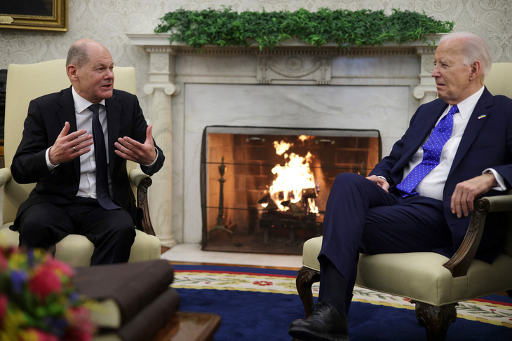 Thủ tướng Đức Olaf Scholz (trái) và Tổng thống Mỹ Joe Biden trong cuộc gặp tại Nhà Trắng ngày 9-2 - Ảnh: AFP