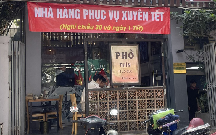 Quán phụ thu 10.000 đồng vì ‘ăn không uống’: được trước mắt, thiệt lâu dài - Ảnh 4.