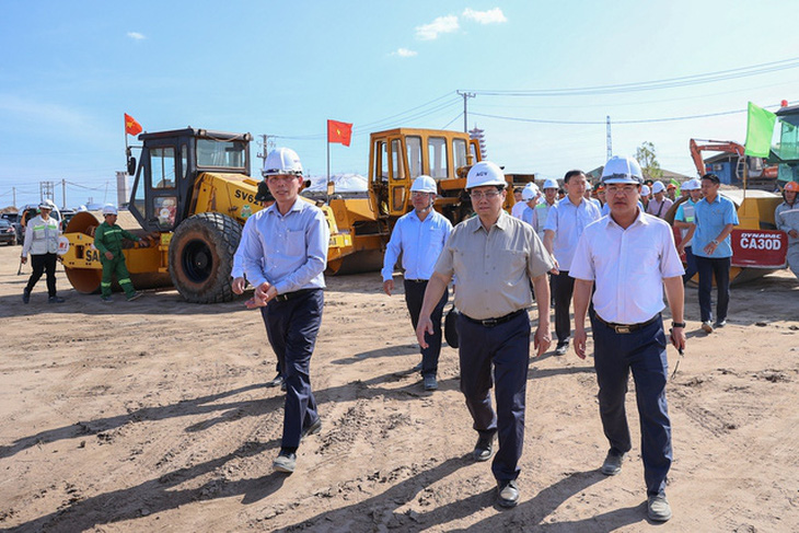 Thủ tướng Phạm Minh Chính kiểm tra công trường dự án đầu tư xây dựng đường bộ cao tốc Biên Hòa - Vũng Tàu giai đoạn 1
