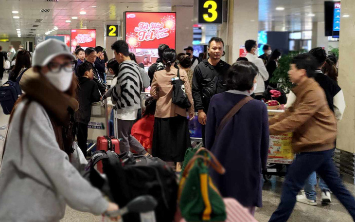 Mùng 5 Tết, sân bay Tân Sơn Nhất đón 148.000 lượt khách
