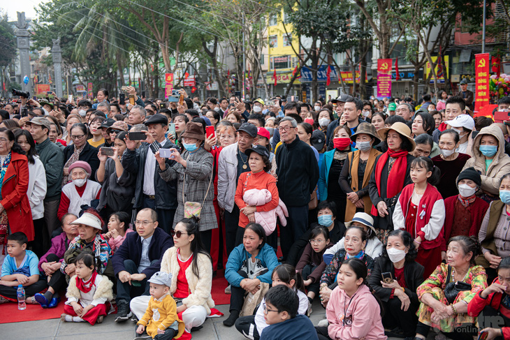 Hàng ngàn người đến dự lễ hội 235 năm chiến thắng Ngọc Hồi - Đống Đa- Ảnh 12.