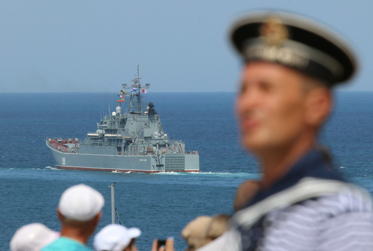 Tàu đổ bộ Caesar Kunikov của Nga tại cảng Sevastopol (Crimea) năm 2020 - Ảnh: REUTERS 