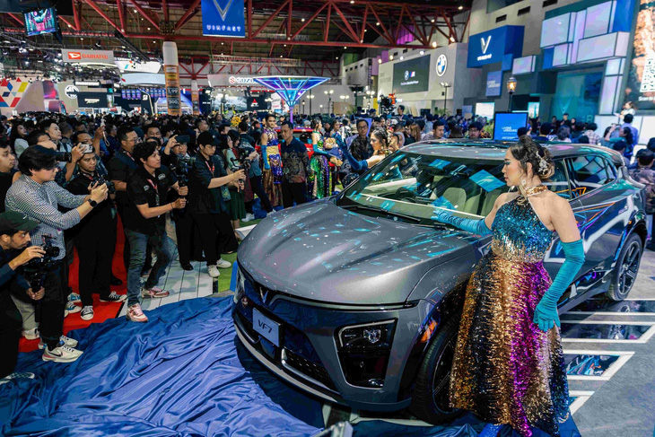 IIMS là triển lãm ô tô quan trọng ở Indonesia, thu hút hàng trăm nghìn khách tham quan và giá trị giao dịch lớn - Ảnh: VinFast
