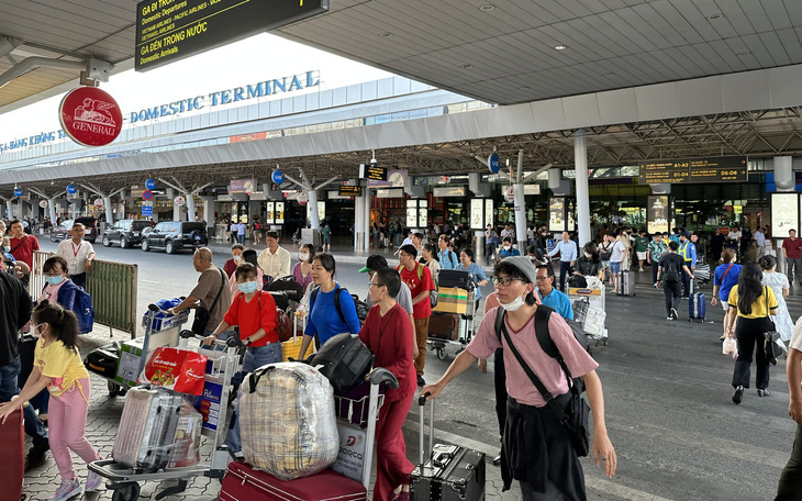 Cả ngàn chuyến bay ở Tân Sơn Nhất vào mùng 8, đã có hiện tượng delay