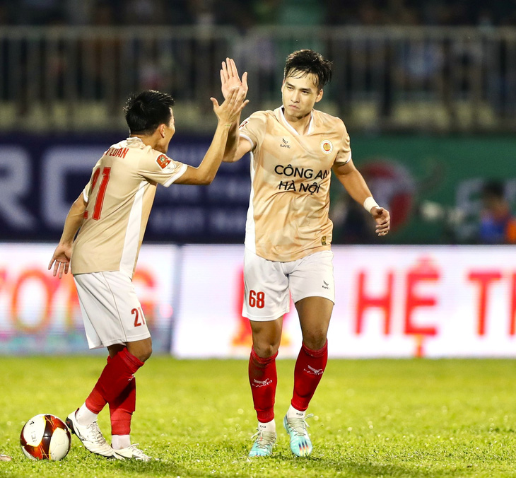 Công An Hà Nội được dự báo sẽ có chiến thắng đầu tiên dưới thời HLV Kiatisak - Ảnh: Công An Hà Nội FC