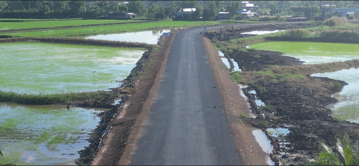 Đoạn đường tại tỉnh Bạc Liêu được Ban quản lý dự án Mỹ Thuận (Bộ GTVT) thử nghiệm sử dụng cát biển để đắp nền và cho kết quả khả quan