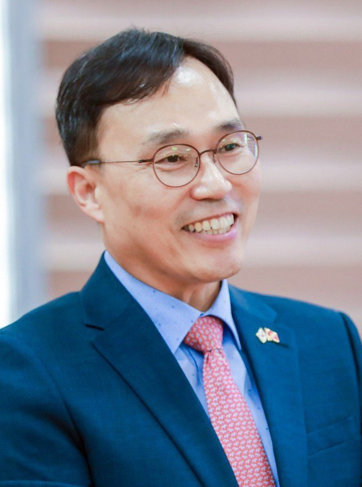 Đại sứ Hàn Quốc Choi Youngsam