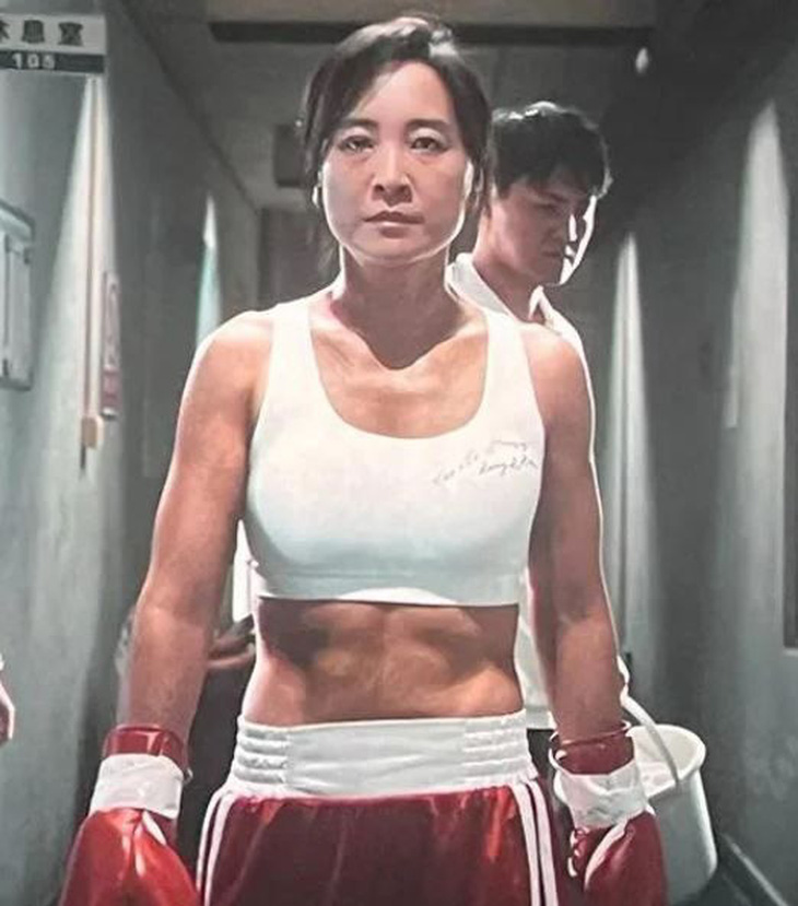 Tạo hình nữ võ sĩ quyền anh của Giả Linh trong phim hoàn toàn là thành quả sau quá trình ép cân khốc liệt