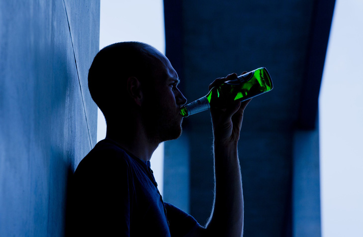 Các lối sống uống nhiều rượu bia, hút thuốc, béo phì... làm gia tăng nguy cơ ung thư - Ảnh: Fortune
