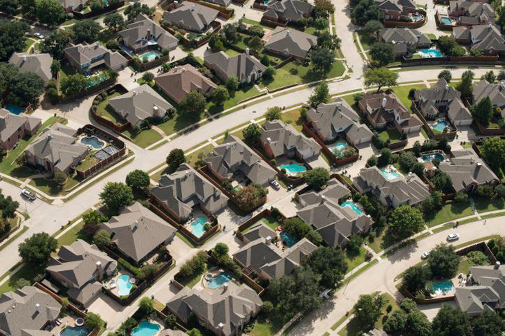 Lĩnh vực bất động sản thương mại đang chịu áp lực nặng nề trên toàn cầu khi lãi suất tăng cao, khiến giá bất động sản Mỹ giảm 11% kể từ tháng 3-2022 - Ảnh: The New York Times