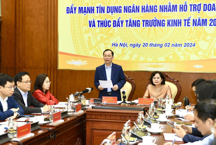 Ông Đào Minh Tú - phó thống đốc Ngân hàng Nhà nước - yêu cầu các ngân hàng phải công khai lãi suất cho vay bình quân trên website - Ảnh: SBV