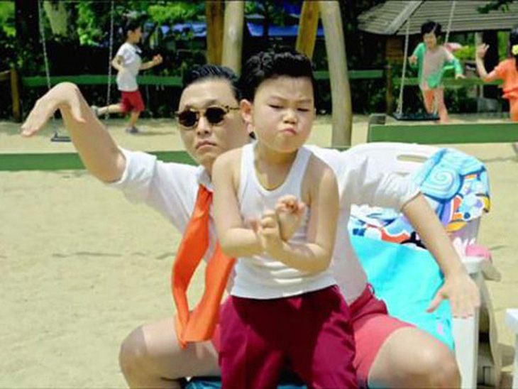 Dancer nhí Hwang Min Woo và PSY trong siêu hit tỉ view Gangnam Style từng gây bão khắp toàn cầu