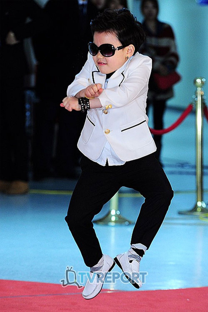 Biểu cảm lí lắc, bước nhảy điêu luyện của cậu nhóc 7 tuổi giúp Hwang Min Woo được đặt biệt danh 