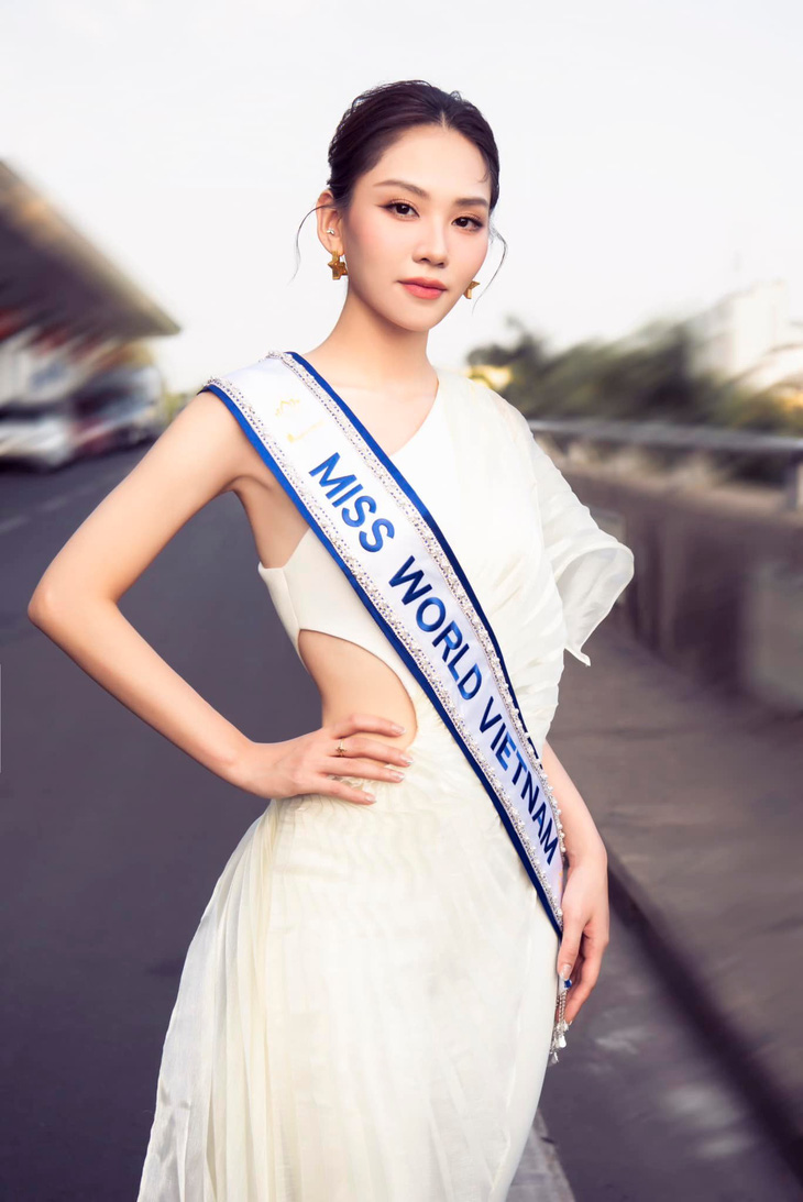 Hoa hậu Mai Phương lên đường dự thi Miss World lần thứ 71 tại Ấn Độ