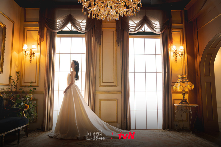 Park Min Young xinh đẹp trong váy cưới