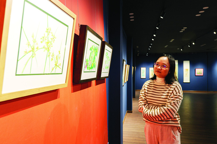 Họa sĩ/nhà thực vật học Phan Thị Thanh Nhã, một 9X theo đuổi lĩnh vực minh họa thực vật lâu đời. Ảnh nhân vật cung cấp