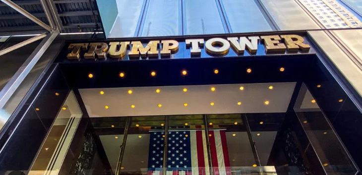 Tòa nhà Trump trên đại lộ số 5 New York giảm giá mạnh - Ảnh: STRAIGHT ARROW NEWS