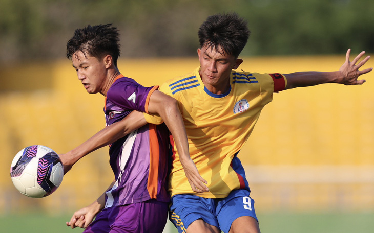 Bóng đá trẻ U19 Việt Nam đi tìm tiền đạo Đình Bắc mới