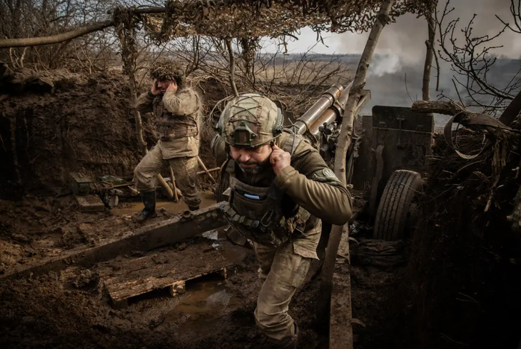 Binh sĩ Ukraine chiến đấu gần thành phố Avdiivka vào tuần trước - Ảnh: NYT