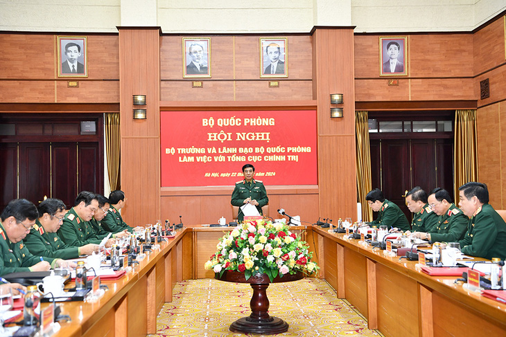 Đại tướng Phan Văn Giang chủ trì hội nghị Bộ trưởng và lãnh đạo Bộ Quốc phòng làm việc với Tổng cục Chính trị Quân đội nhân dân Việt Nam - Ảnh: MOD