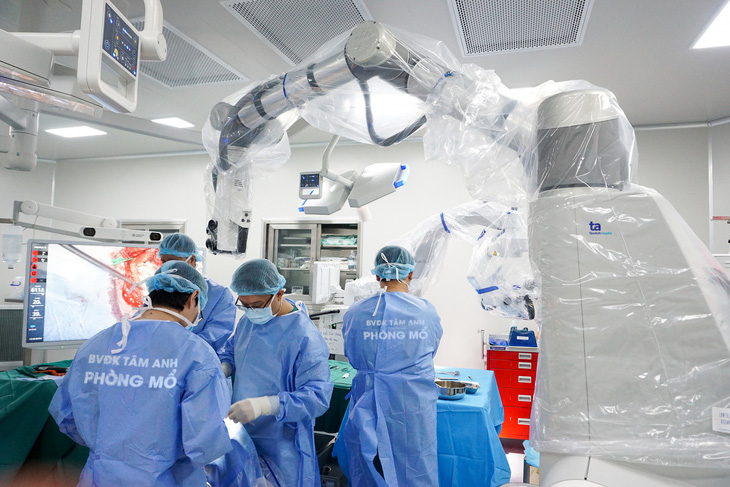 Hệ thống Robot Modus V Synaptive tiên tiến, hiện đại nhất trong phẫu thuật thần kinh hiện nay của Bệnh viện Tâm Anh là duy nhất tại Việt Nam. Ảnh: Đ.H