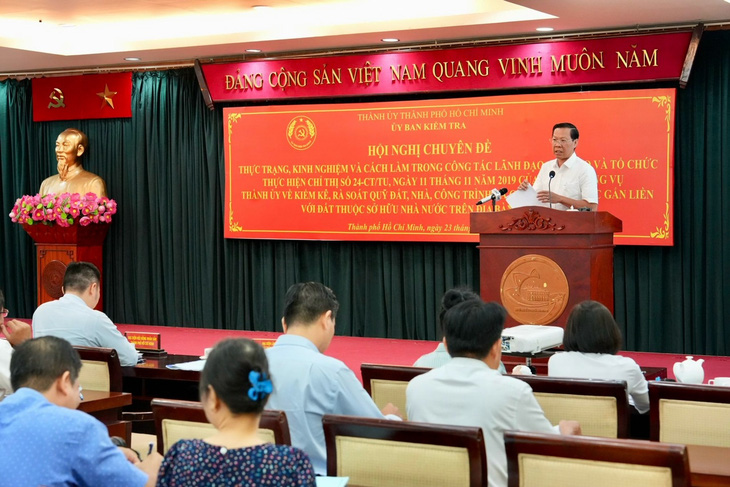 Chủ tịch UBND TP.HCM Phan Văn Mãi phát biểu tại hội nghị - Ảnh: HỮU HẠNH  