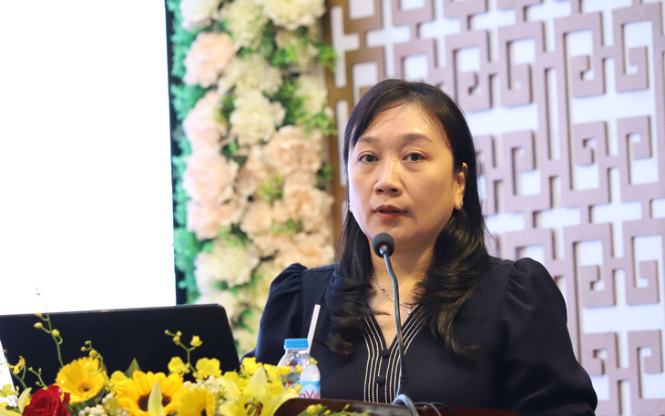 Bà Trần Thụy Quế Phương phát biểu tại hội nghị - Ảnh: CHÍ QUỐC