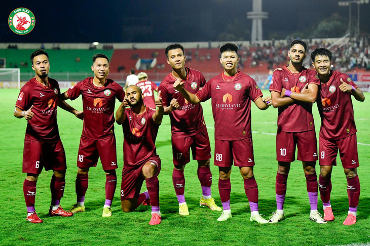 CLB Bình Định không đặt mục tiêu tranh ngôi vô địch dù đang nằm trong nhóm dẫn đầu V-League 2023 - 2024 sau 10 vòng đấu - Ảnh: BĐFC