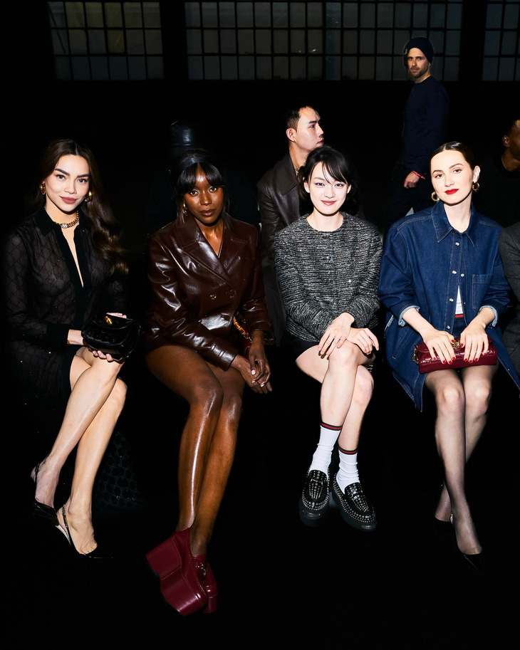 Hồ Ngọc Hà cùng Anna Diop, Wen Di, Maudi Apatow xem show thời trang