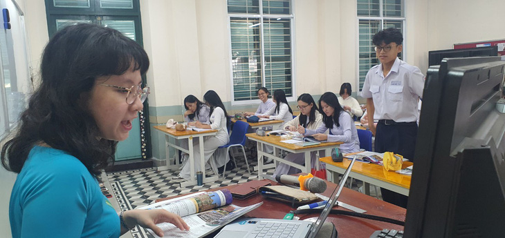 Một tiết học ngoại ngữ của học sinh lớp 11, Trường THPT Lê Quý Đôn, quận 3, TP.HCM. Sắp tới, những học sinh này sẽ làm bài khảo sát năng lực ngoại ngữ theo đề của Sở Giáo dục và Đào tạo TP - Ảnh: H.HG.