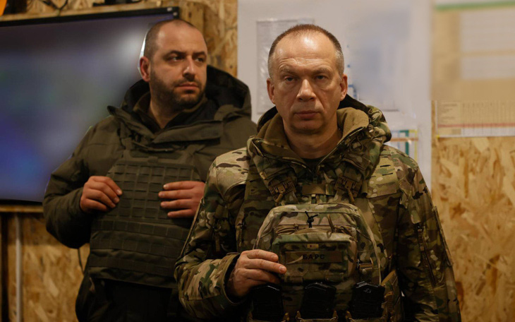 Thăm tiền tuyến, tổng tư lệnh quân đội Ukraine nhận định "tình hình phức tạp"