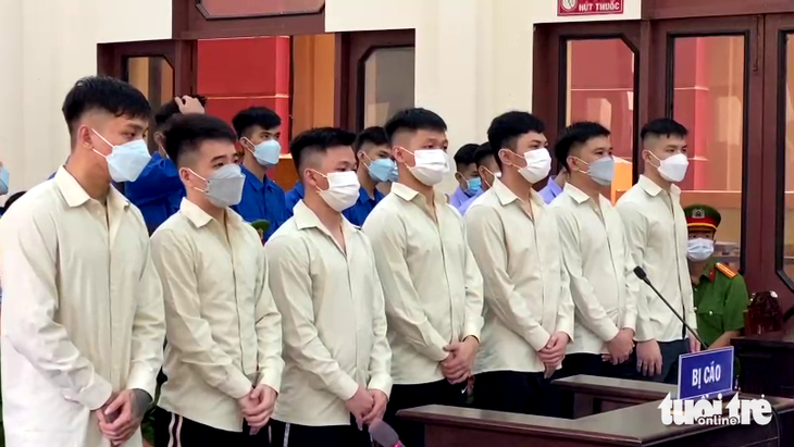Các bị cáo tại phiên tòa xét xử sơ thẩm ngày 12-5-2022 ở Tiền Giang - Ảnh: HOÀI THƯƠNG
