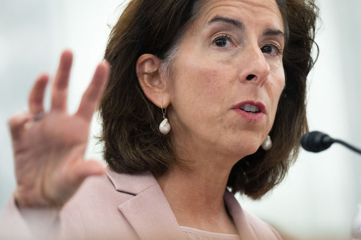 Bộ trưởng Thương mại Gina Raimondo khẳng định Mỹ sẽ giữ vị thế dẫn đầu về chip - Ảnh: AFP