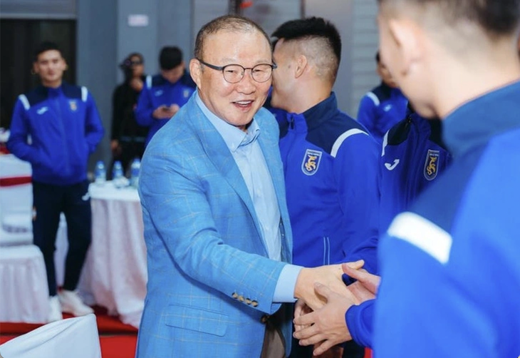 HLV Park Hang Seo ra mắt CLB Bắc Ninh - Ảnh: BẮC NINH FC
