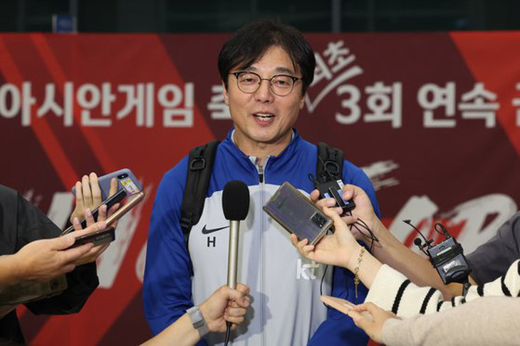 Ông Hwang Sun Hong được bổ nhiệm nhờ kinh nghiệm dẫn dắt đội trẻ Hàn Quốc - Ảnh: NEWS1
