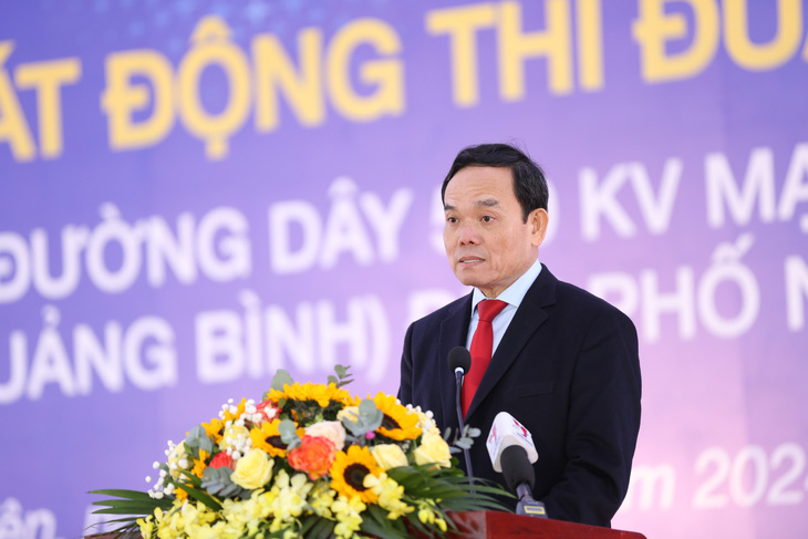 Phó thủ tướng Trần Lưu Quang phát biểu tại lễ thi đua - Ảnh: HÀ QUÂN