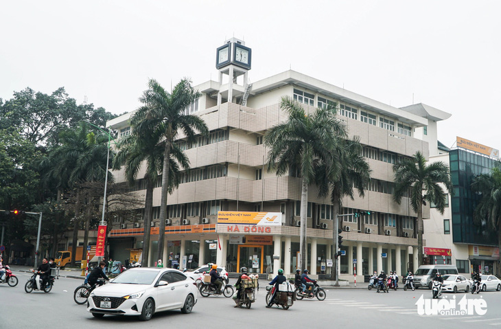 Bưu điện Hà Đông nằm ở vị trí trung tâm của quận - Ảnh: PHẠM TUẤN