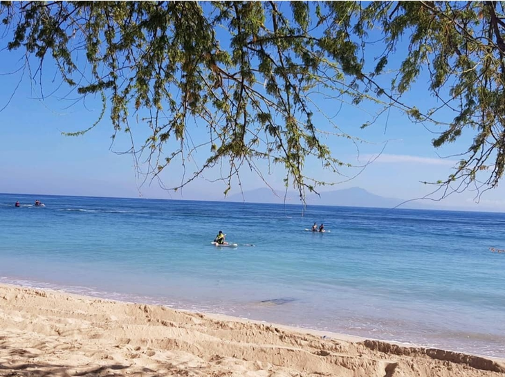 Các bãi biển ở Timor-Leste rất nên thơ, là điểm hẹn mỗi chiều tối cho du khách và để khuây khỏa nỗi nhớ nhà - Ảnh tác giả cung cấp