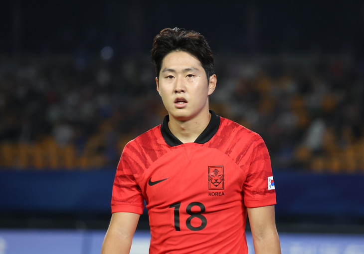 Lee Kang In có nguy cơ vắng mặt trong đội hình Hàn Quốc ở vòng loại World Cup 2026 - Ảnh: NEWSIS